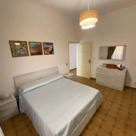 Con Ingresso Indipendente E Giardino