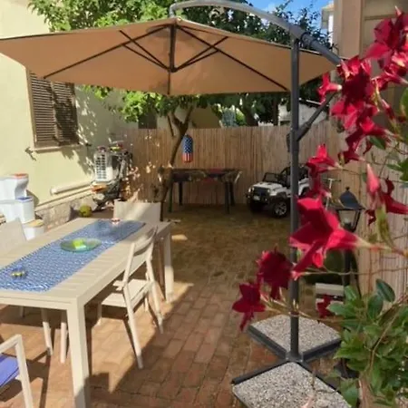 Con Ingresso Indipendente E Giardino